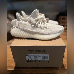 Yeezy Boost V2 ‘Bone’ Men’s Size 7.5 Womens 8.5 - NWT